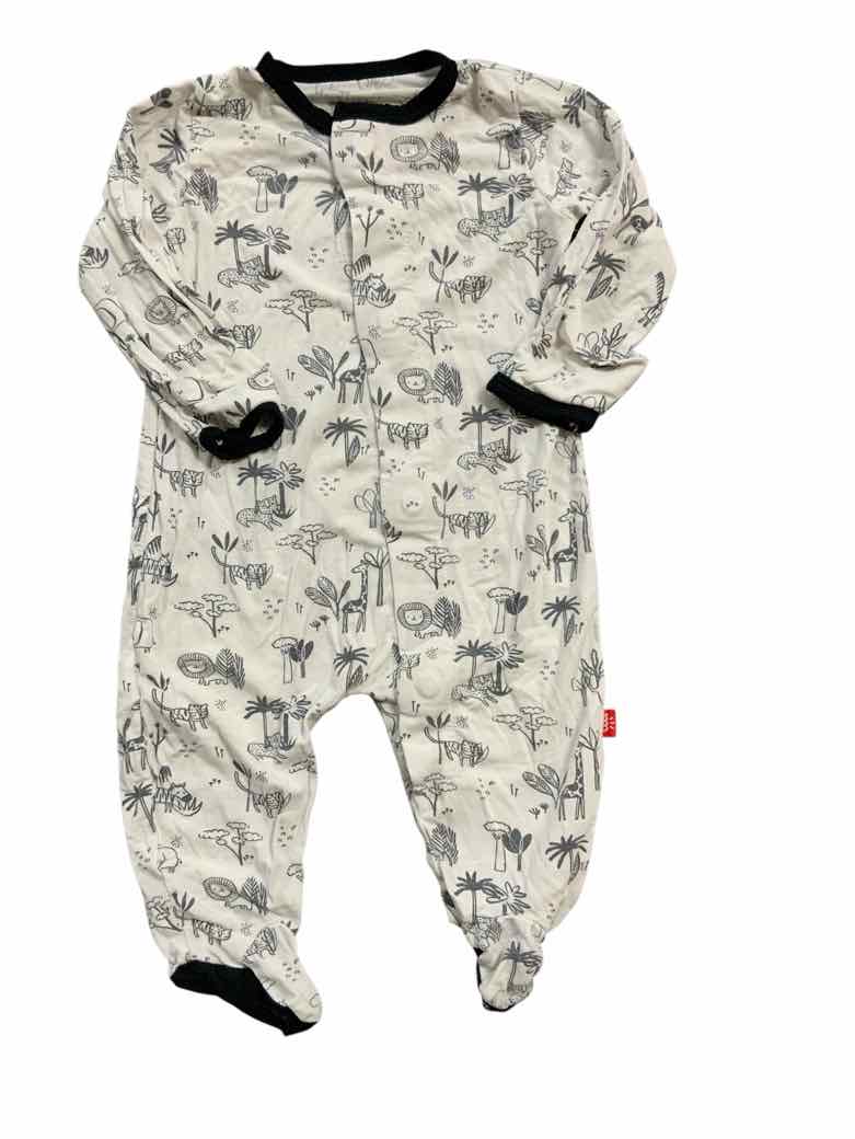 magnetic me White Infant Size 0-3 MO Boys 1PCSleepwear