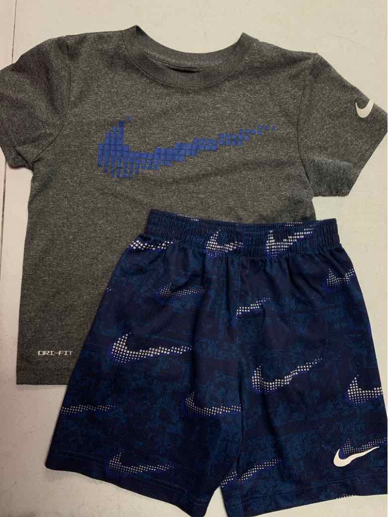 Nike (B) Gray Youth Size 7 Boys 2PCCasual