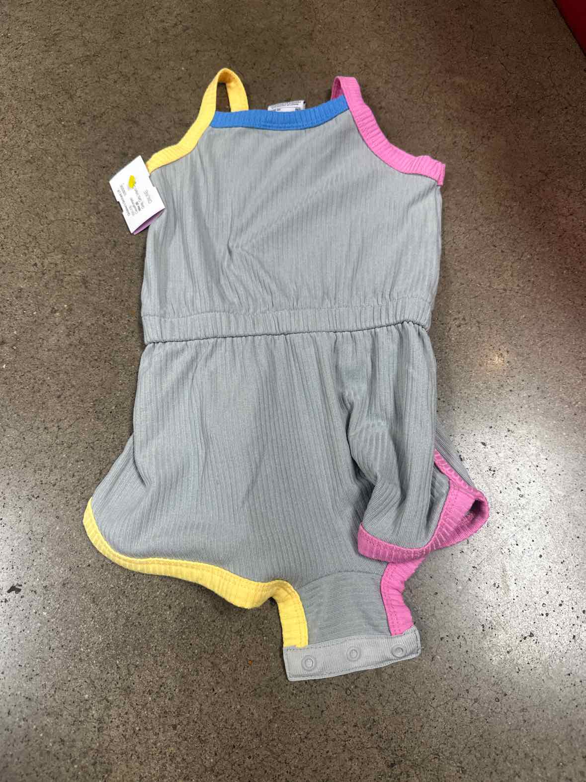 Nike (B) Gray Infant Size 12 MO Girls CasualRomper