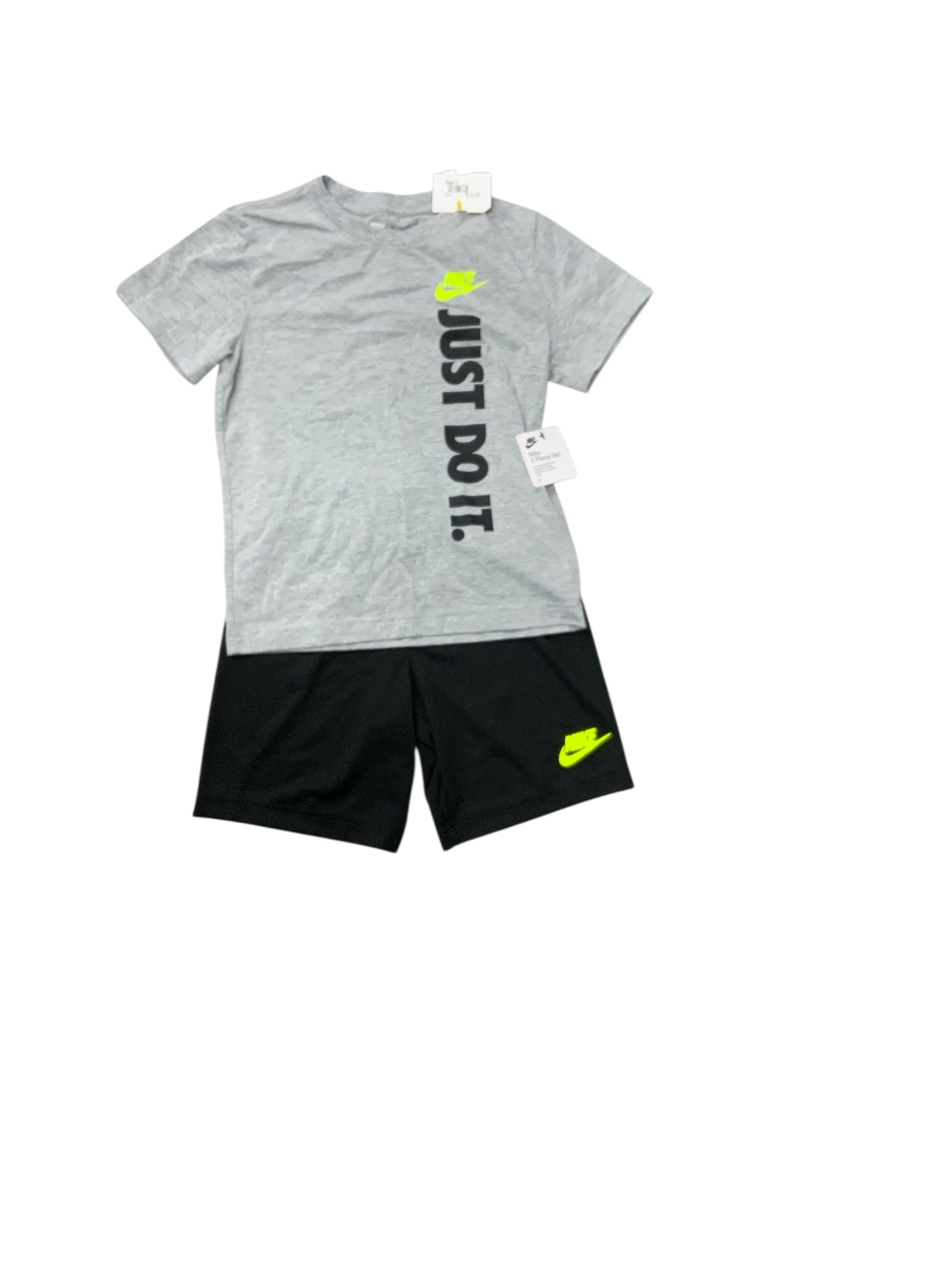 Nike (B) White Youth Size 7 Boys 2PCCasual