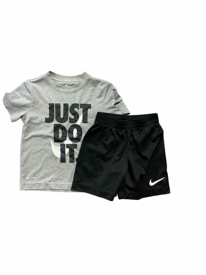 Nike (B) Gray Toddler Size 4 Boys 2PCCasual