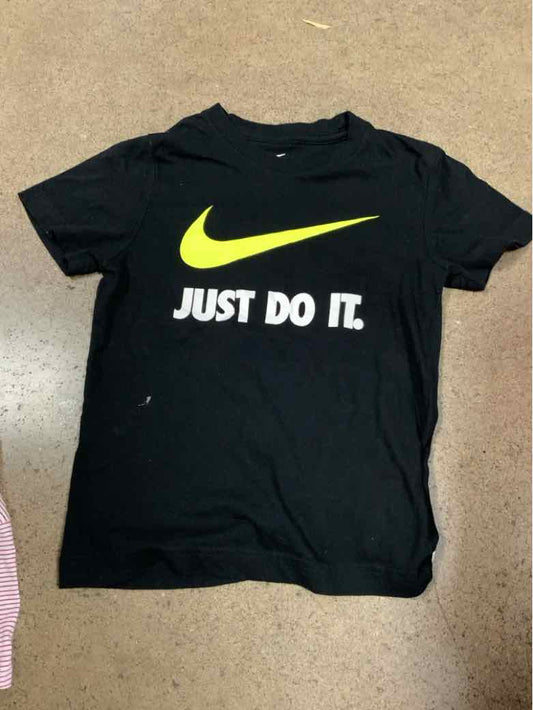 Nike (B) Black Youth Size 7 Boys SSTop