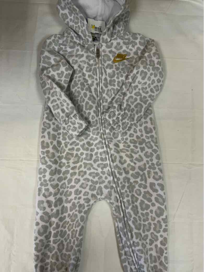 Nike (B) Gray Infant Size 24 MO Girls 1PC Casual