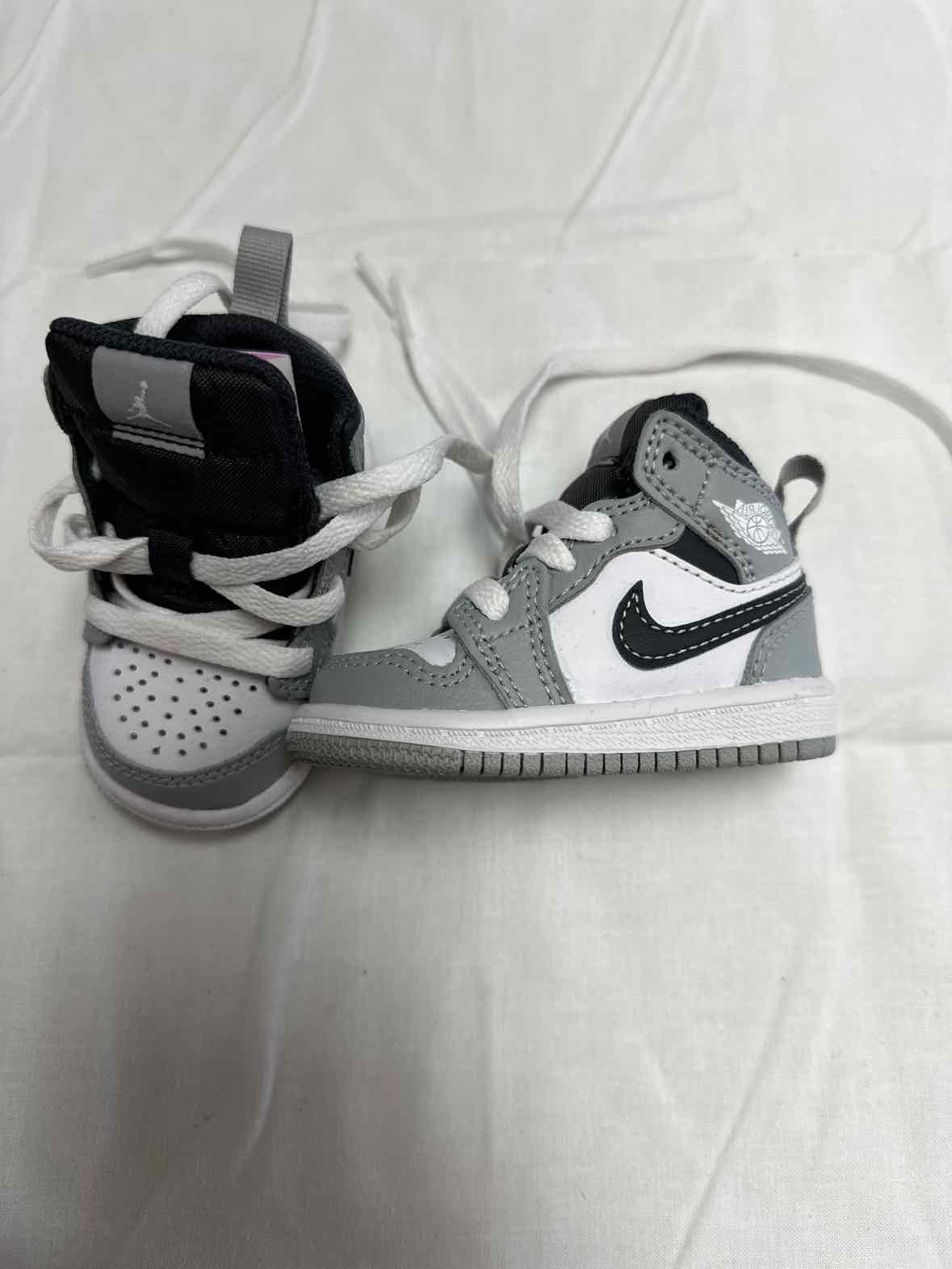 Jordan (B) Infant Shoe Size 2 (Infant) Gray Casual Shoes