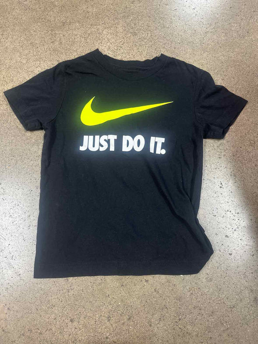 Nike (B) Black Youth Size 7 Boys SSTop