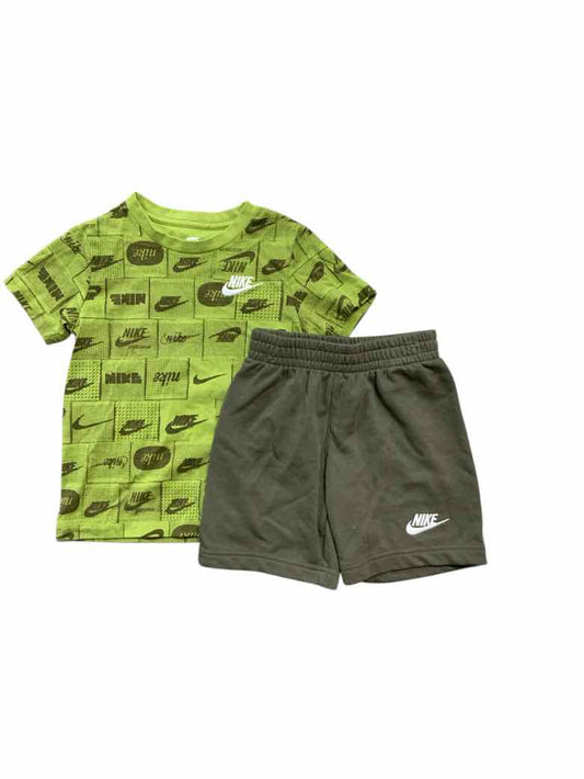 Nike (B) Green Toddler Size 4T Boys 2PCCasual