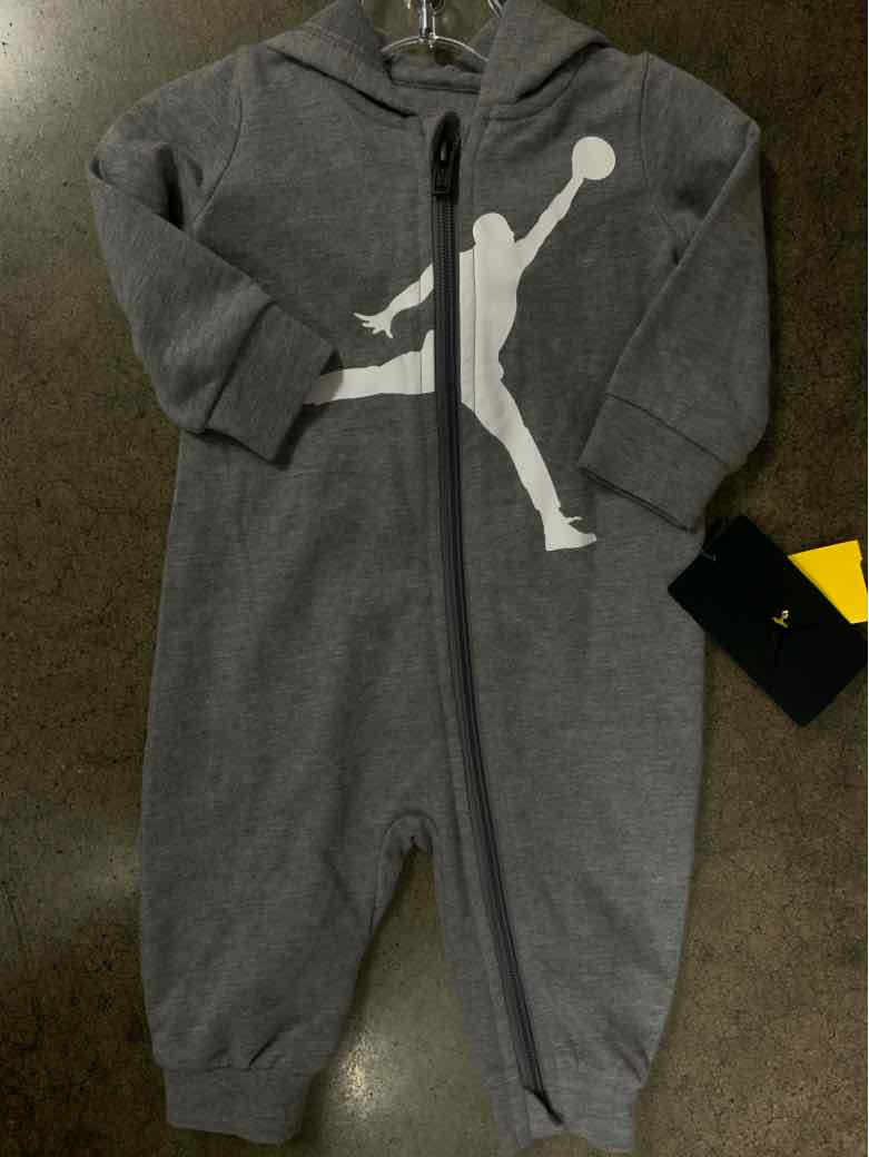 Jordan (B) Gray Infant Size 6 MO Boys 1PC Casual