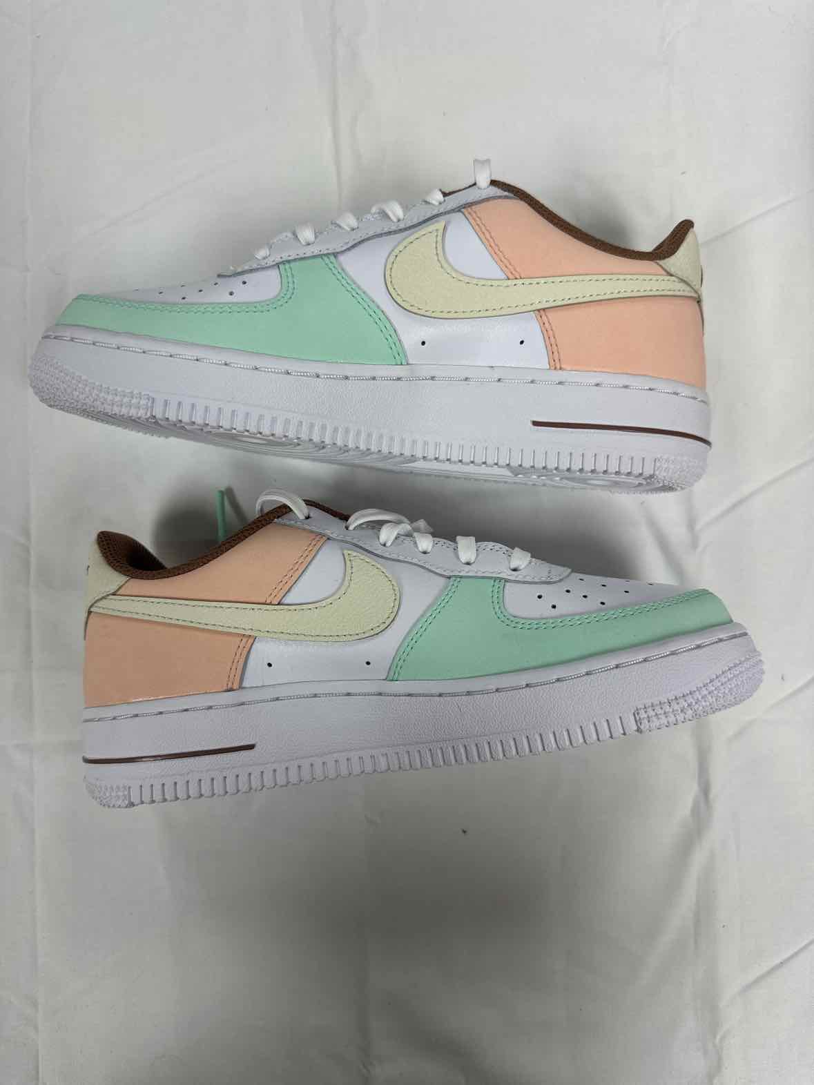 Nike (B) Green Pink Youth Shoe Size 4.5 (Youth) Boys Casual Shoes