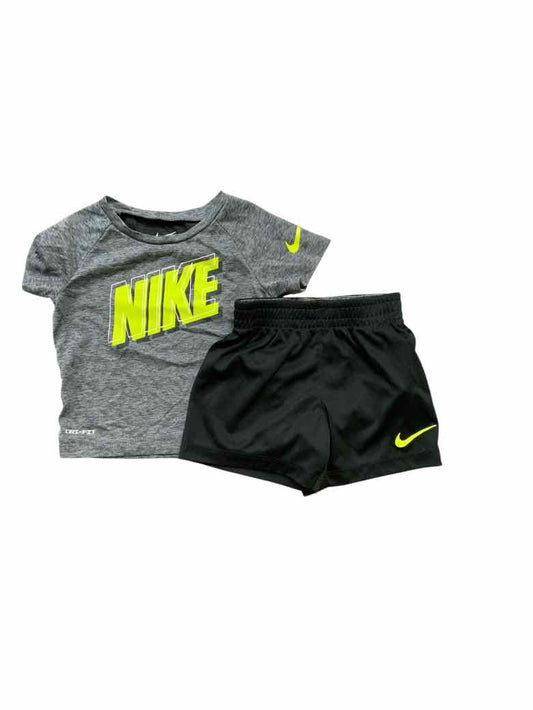 Nike (B) Gray Infant Size 12 MO Boys 2PC Casual