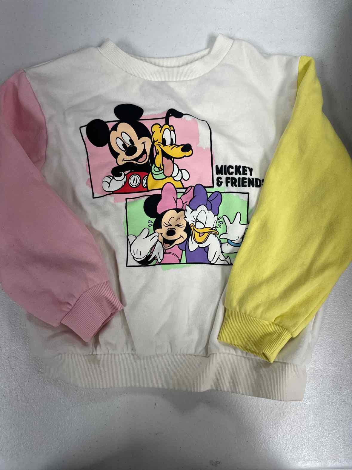 H & M (D) White Toddler Size 5-6 Girls Sweatshirt