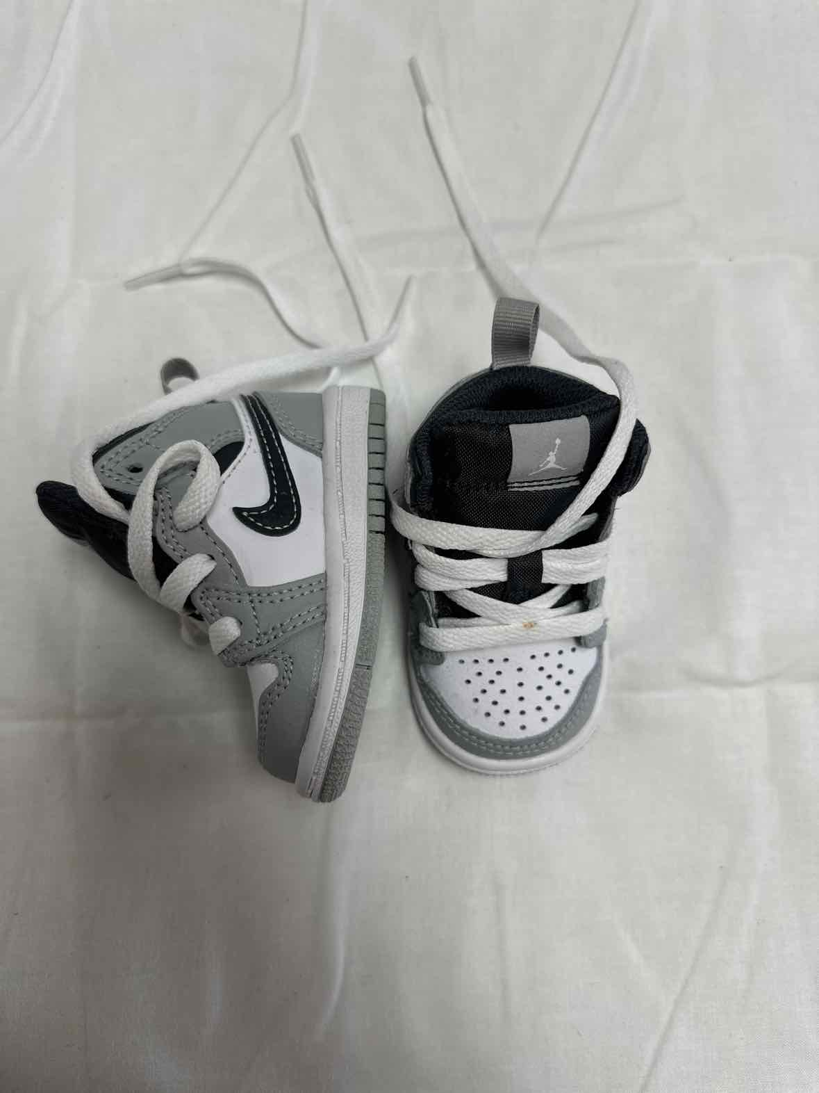 Jordan (B) Infant Shoe Size 2 (Infant) Gray Casual Shoes
