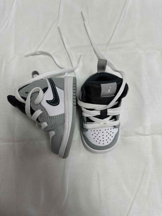 Jordan (B) Infant Shoe Size 2 (Infant) Gray Casual Shoes