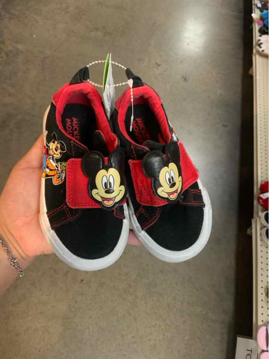 mickey mouse Black Toddler Shoe Size 7 (Toddler) Boys Casual Shoes