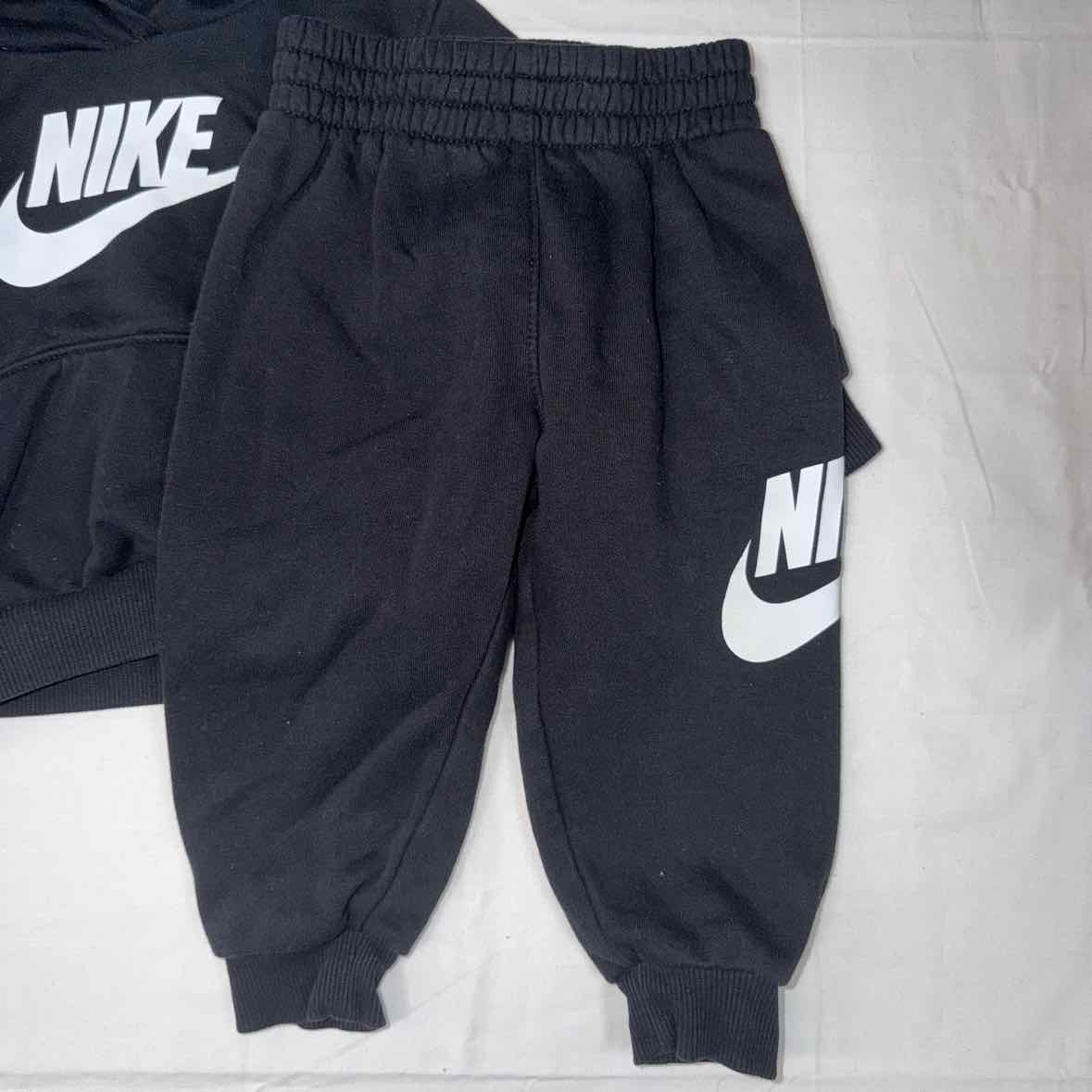 Nike (B) Black Infant Size 18 MO Boys 2PC Casual
