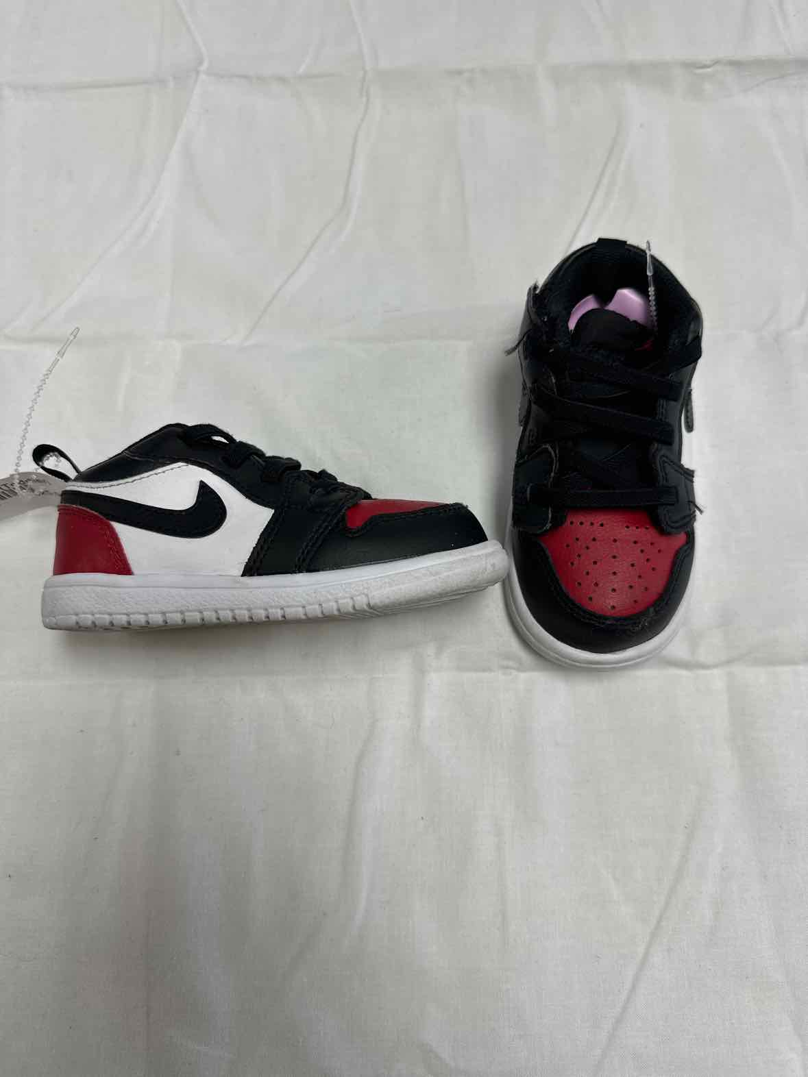 Nike (B) Red Toddler Shoe Size 7 (Toddler) Boys Casual Shoes