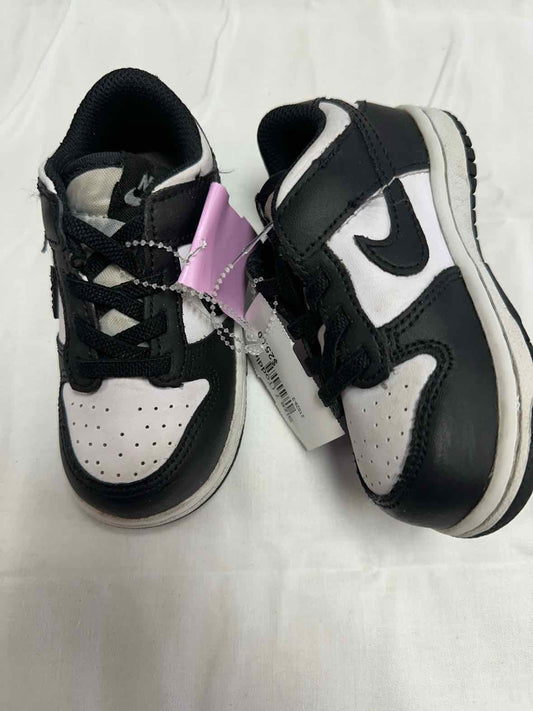 Nike (B) Black Toddler Shoe Size 7 (Toddler) Girls Casual Shoes