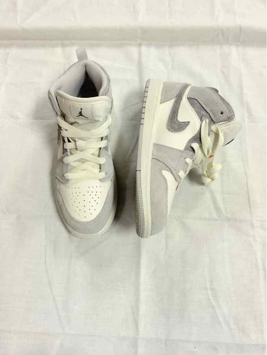 Jordan (B) Gray Youth Shoe Size 1 (Youth) Boys Casual Shoes