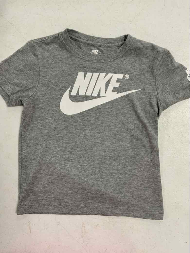 Nike (B) Gray Youth Size 7 Boys SSTop