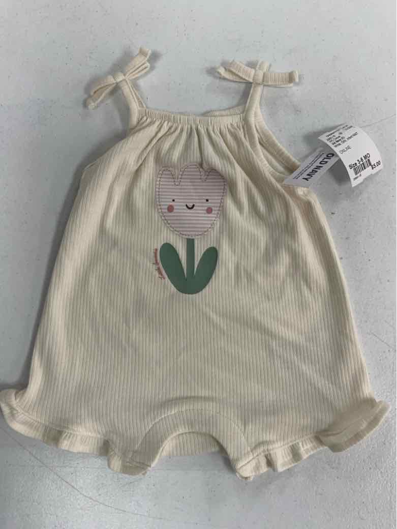Old Navy (C) White Infant Size 3-6 MO Girls 1PC Casual