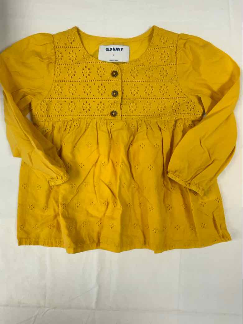 Old Navy (C) Yellow Toddler Size 3T LSTop