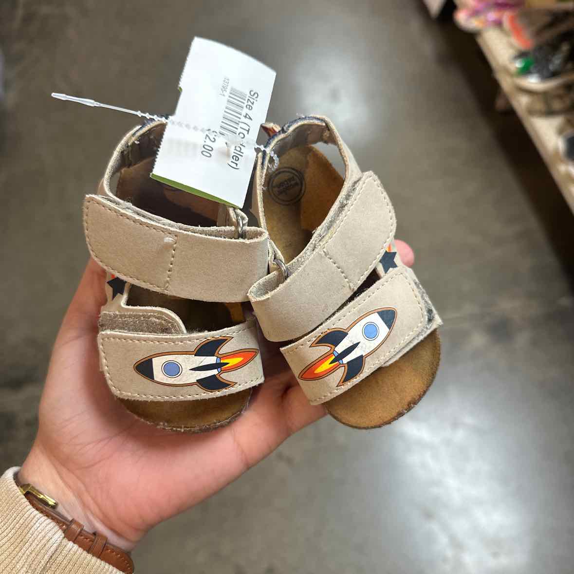 Wonder Nation (E) Cream Toddler Shoe Size 4 (Toddler) Boys SandalsBasic