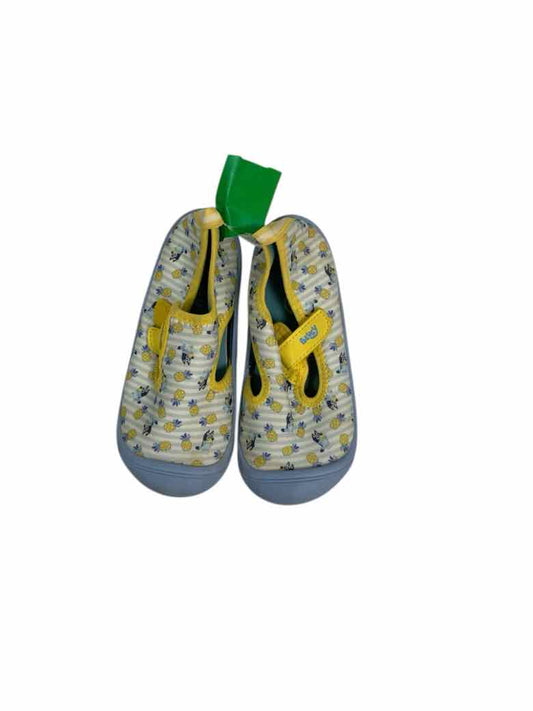 BLUEY Yellow Youth Shoe Size 11.5 (Youth) Girls Water Shoes