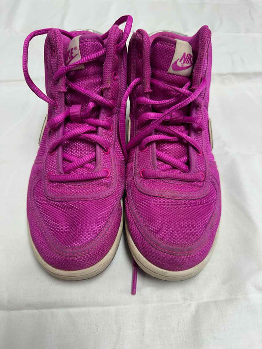 Nike (B) Pink Youth Shoe Size 1.5 (Youth) Girls Athletic Shoes