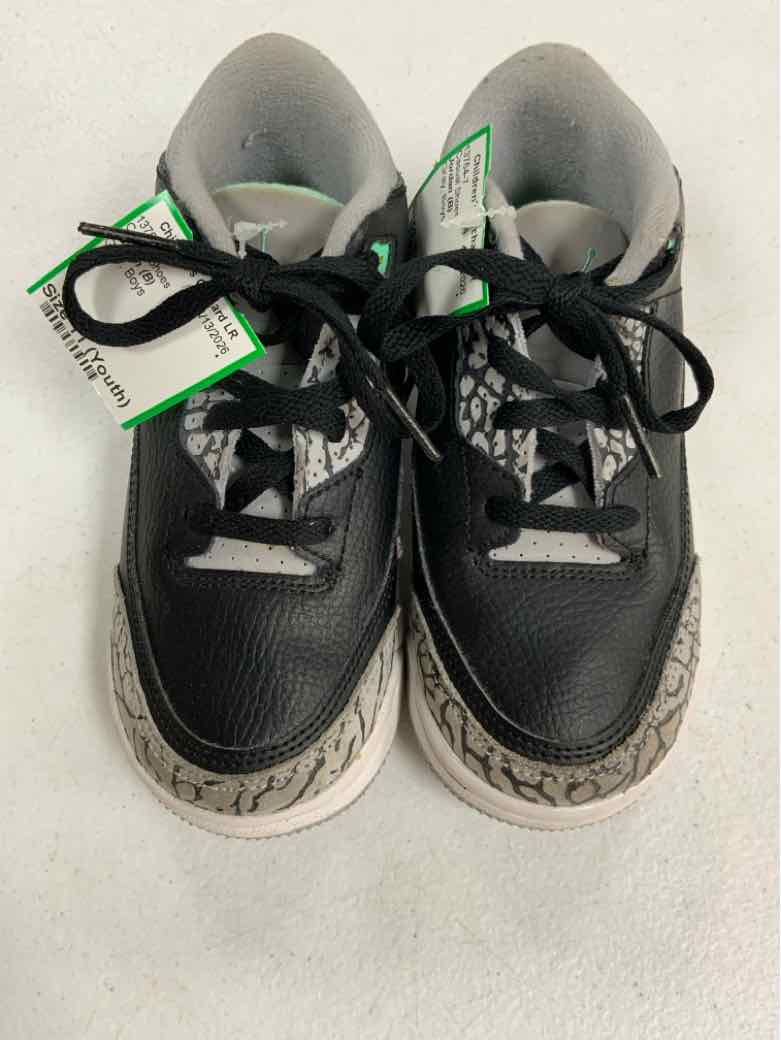 Jordan (B) Gray Youth Shoe Size 11 (Youth) Boys Casual Shoes
