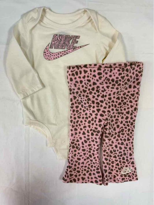 Nike (B) Cream Infant Size 6 MO Girls 2PC Casual
