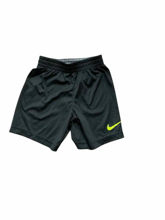Nike (B) Black Toddler Size 4 Boys ShortBasic