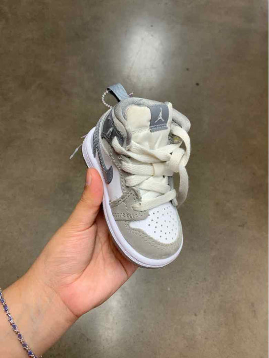 Nike (B) Gray Toddler Shoe Size 4 (Toddler) Boys Casual Shoes