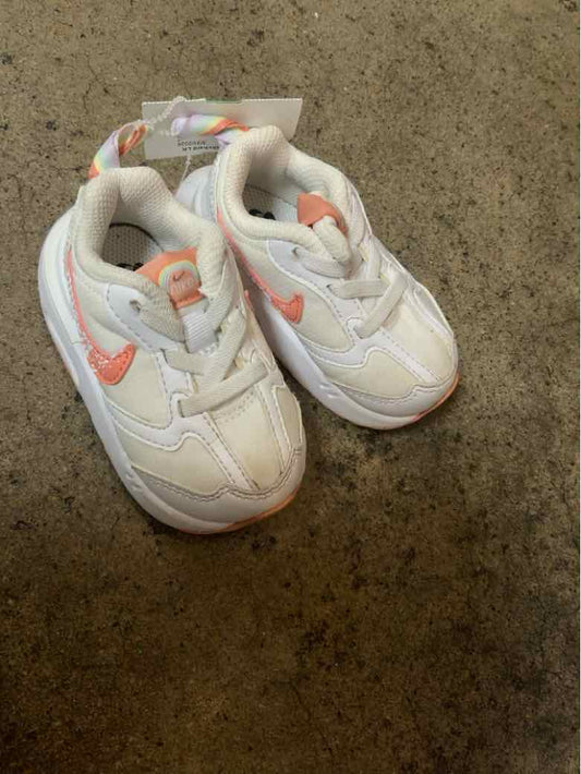 Nike (B) White Toddler Shoe Size 4 (Toddler) Girls Casual Shoes