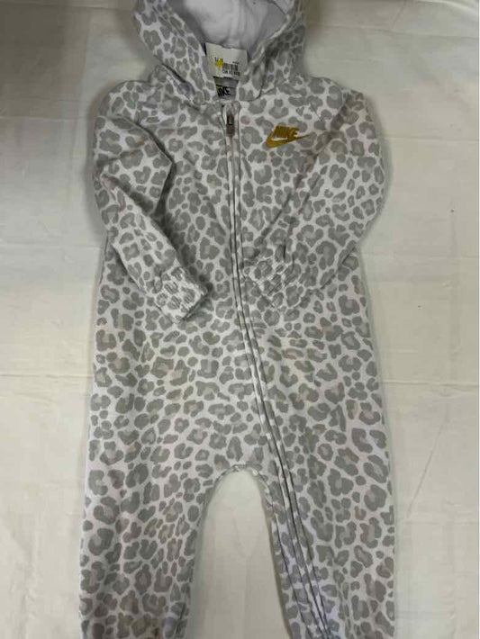 Nike (B) Gray Infant Size 24 MO Girls 1PC Casual