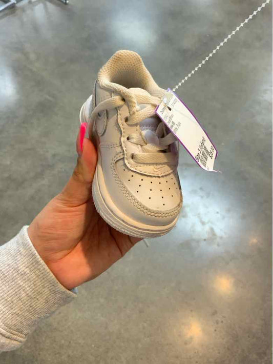 Nike (B) Infant Shoe Size 3 (Infant) White Casual Shoes