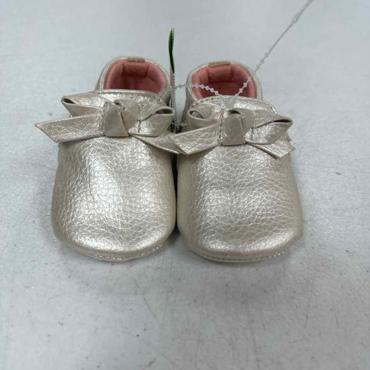 Just One You (D) Cream Infant Shoe Size 3 (Infant) Girls Casual Shoes