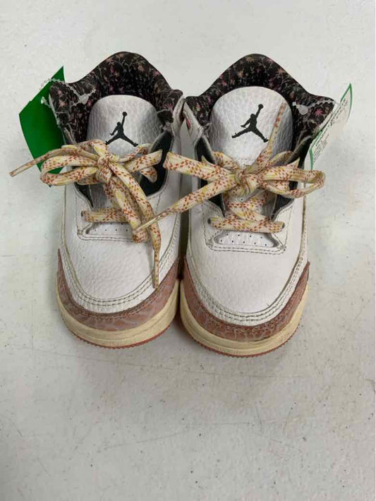 Jordan (B) White Toddler Shoe Size 7 (Toddler) Girls Casual Shoes