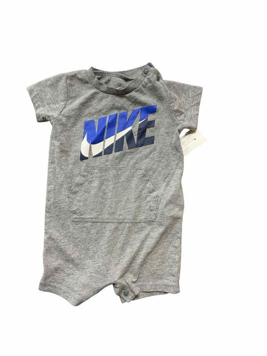 Nike (B) Gray Infant Size 9 MO Boys 1PC Casual