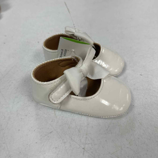 HB White Infant Shoe Size 3 (Infant) Girls Casual Shoes