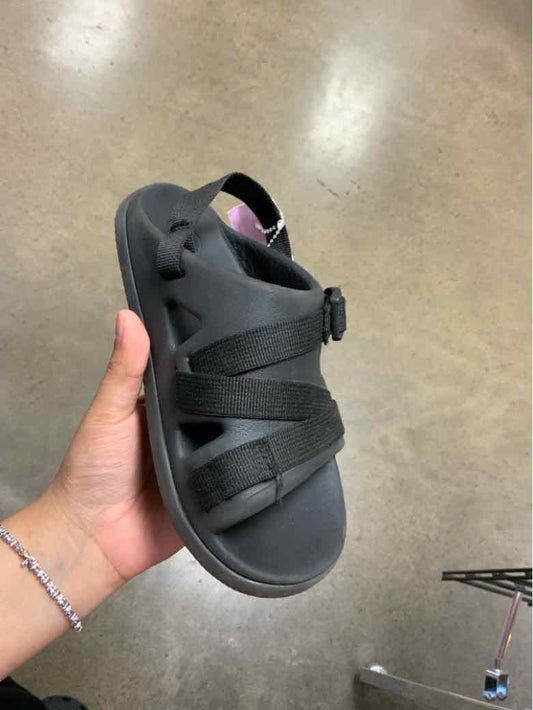 Chaco (AA) Black Youth Shoe Size 3 (Youth) Boys SandalsBetter