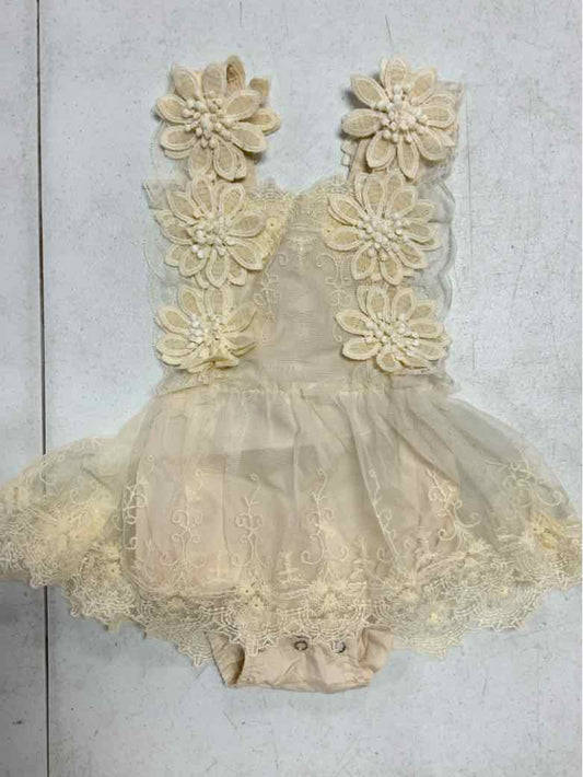 no brand White Infant Size 9 MO Girls 1PC Casual