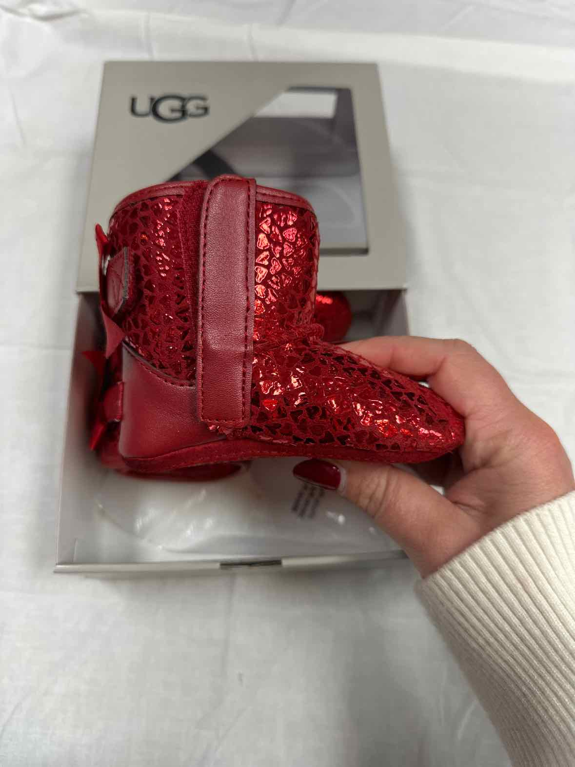 Ugg (AA) Red Infant Shoe Size 3 (Infant) Girls FashionBoots