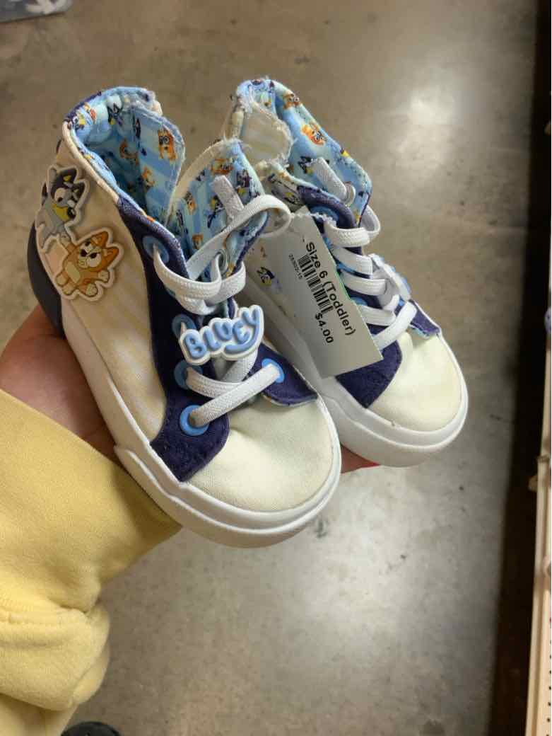 BLUEY Blue Toddler Shoe Size 6 (Toddler) Boys Casual Shoes