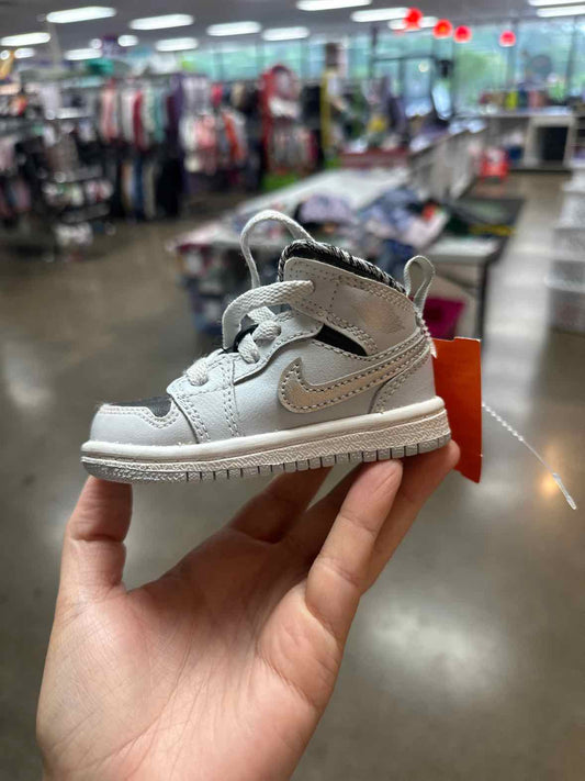 Jordan (B) Gray Toddler Shoe Size 4 (Toddler) Boys Casual Shoes